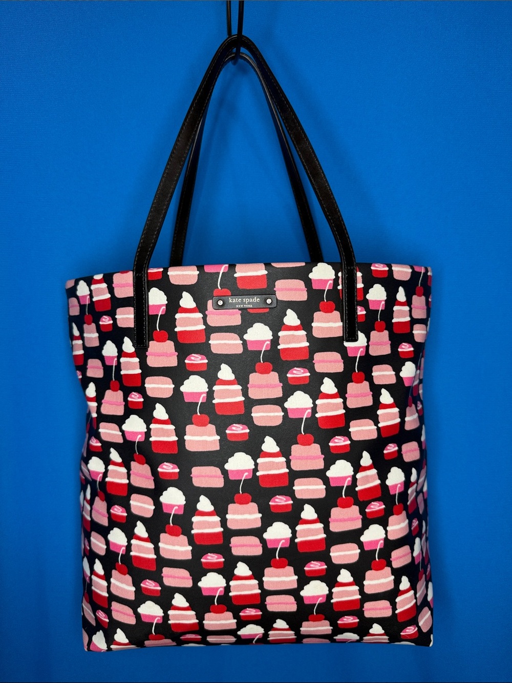 KATE SPADE NEW YORK TAKE THE CAKE BON SHOPPER CUPCAKE MACARON PASTRIES TOTE BAG